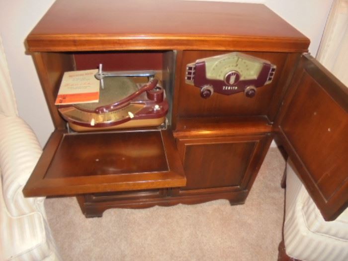 1940's Zenith Radio/System