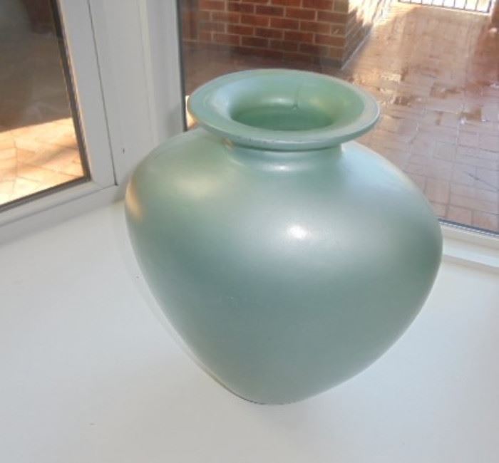 Vase ~ 12-18"