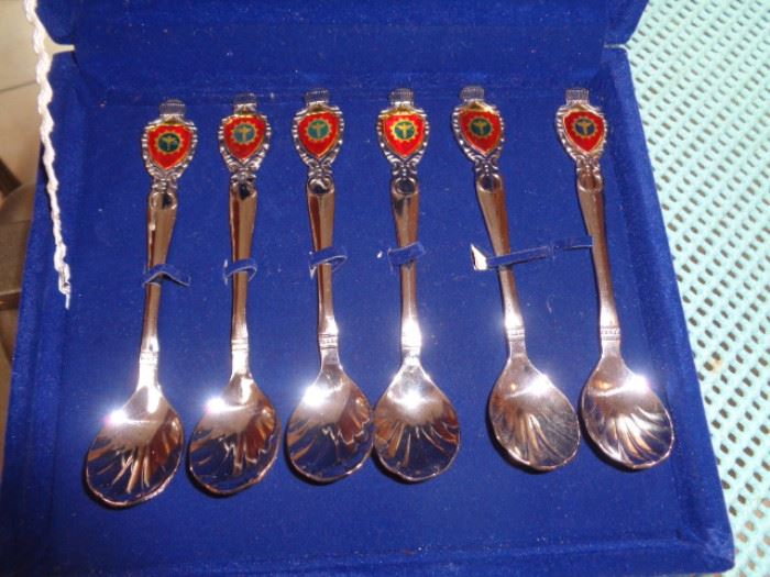 Chamber Spoons