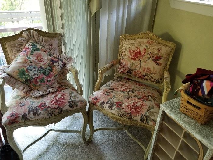 Set of 2 upholstered chairs