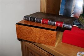 Humidor & Mac Book Leather Case 