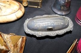 Victorian "I need thee" Box