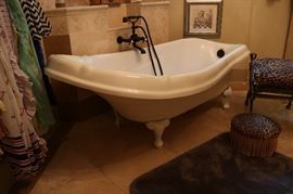 American Standard  Reminiscence Slipper Soaking Bath Tub  FreeStanding Clawfoot Tub ,  Can only be removed after the closing...  in a week or so after the sale