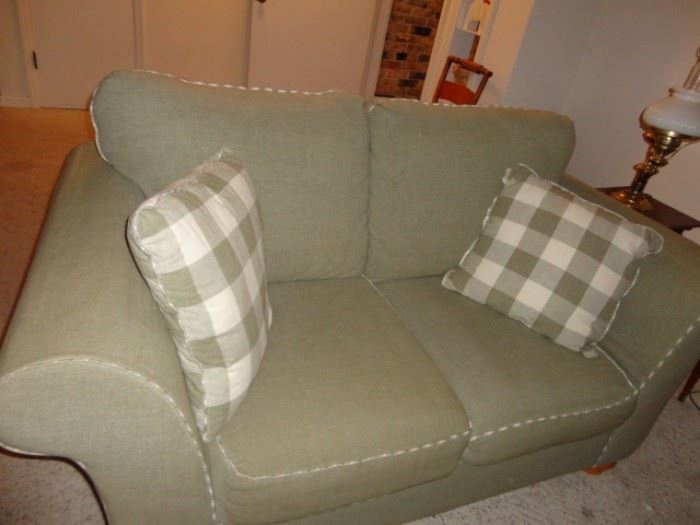 LOVE SEAT SOFA COUCH