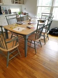 Great Kitchen or Dining Room Table and Chairs