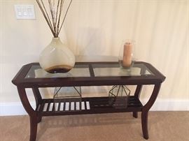 SOFA / ENTRY TABLE