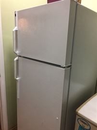 MAYTAG REFRIGERATOR 
