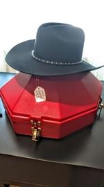 Stetson XXXX hat with hard plastic carrying case