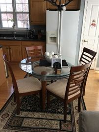 44" Round Glass Top Table w/4 Chairs