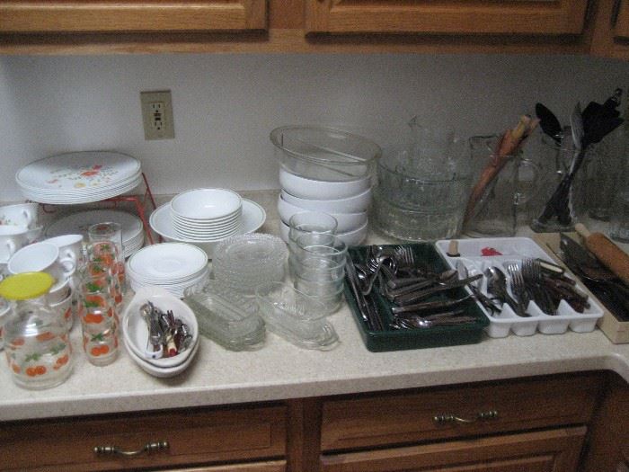 Kitchen is FULL !! Pyrex, Corell, Corning ware, and more. 