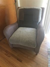 HEMMINGWAY COLLECTION LEATHER AND SHEEP SKIN CHAIR 