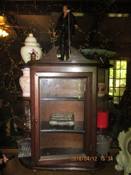 CURIO SMALL CABINET   CAN BE HUNG ON THE WALL