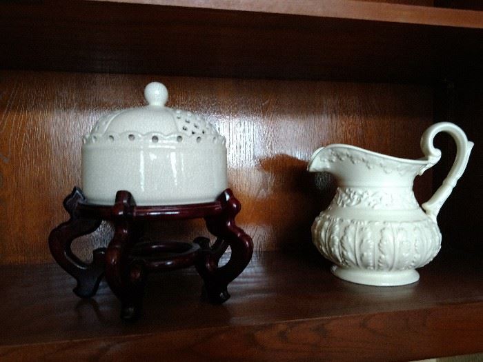 White ceramic kitchenware