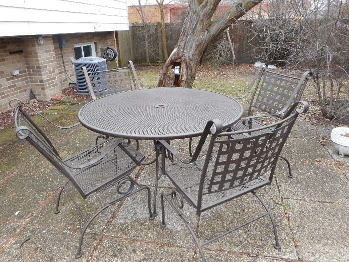 Outdoor Patio Table, 4 Arm Chairs, Patio Umbrella and Stand