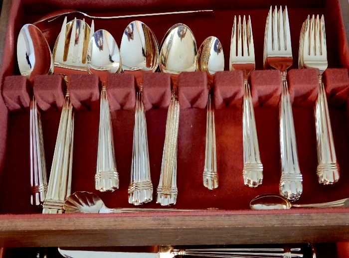 GOLD ELECTROPLATE SILVERWARE SET