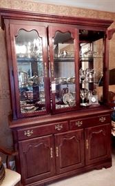 THOMASVILLE CHINA CABINET