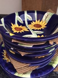 Sunflower dinnerware set for four