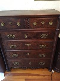 Beautiful antique mahogany and burlwood dresser