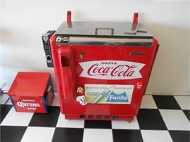 Vintage Coca Cola Vending Machine 