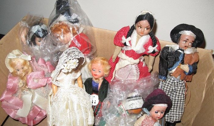 A few dolls. That reminds me, we have an amazing doll collection sale coming up in May. Hundreds!! 