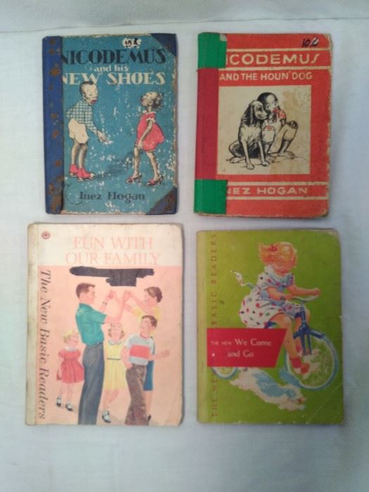 4 Vintage Children's Books
https://www.ctbids.com/#!/description/share/13226