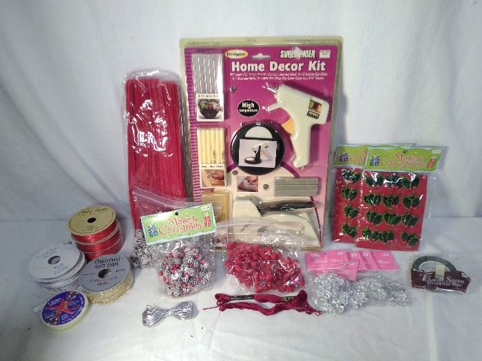 Misc. Holiday Craft Items & Home Decor Kit              https://www.ctbids.com/#!/description/share/13684