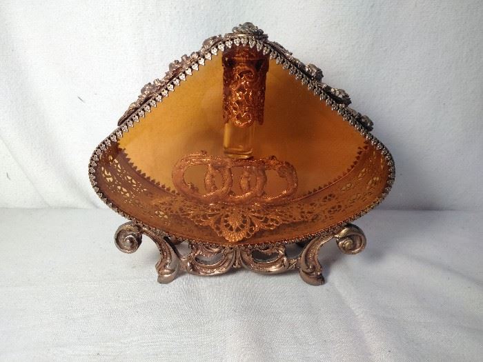 Elegant Vintage Perfume Holder   https://ctbids.com/#!/description/share/20303