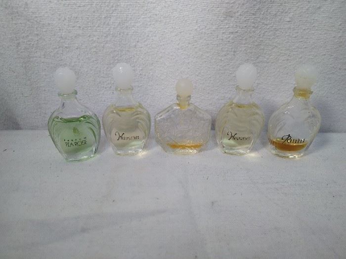 5 Mini Perfumes https://ctbids.com/#!/description/share/20309
