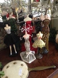 Darling necklace holders