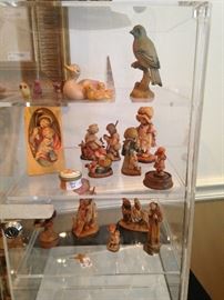 Large selection of Anri figures hand carved in Italy