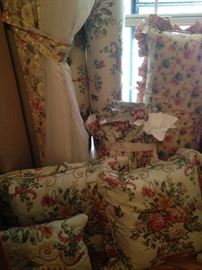 Matching bedding and window treatments