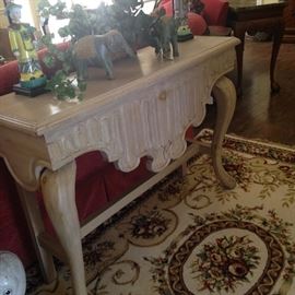 Light wood sofa table; Asian lamps