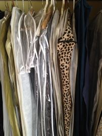 Travel bags for hanging clothes