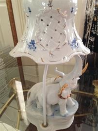 White and blue elephanat lamp