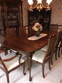 HARDEN FORMAL DINING TABLE WITH 8 CHAIRS
85.5”L x 41.5”W x 29.5”H