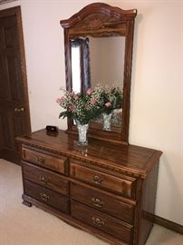 KEMP FURNITURE 3 PIECE BEDROOM SET
DRESSER 54”W x 19.5”D x 30”H
MIRROR 28.5”W X 48”H

