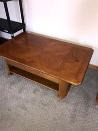 SOLID OAK COFFEE TABLE WITH LIFT TOP