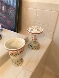 TOOTHBRUSH HOLDER AND CUP