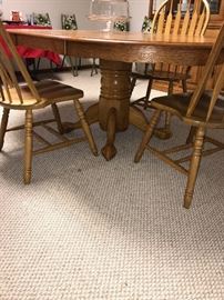 BLONDE SOLID OAK TABLE WITH 6 CHAIRS