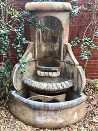 Large Outdoor Fountain (Includes Pump & Cover)