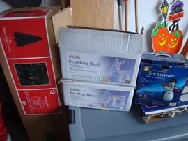 christmas tree, yard decorations