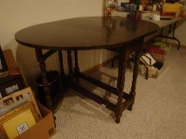 antique gate leg table