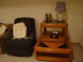 glass/wood top coffee & end table, Recliner