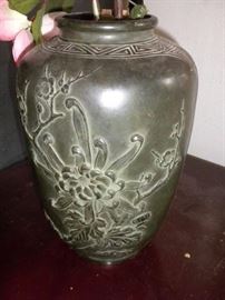 VINTAGE JAPANESE URN