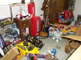 VINTAGE TOYS AND COLLECTIBLES