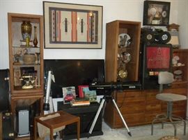 FURNITURE, FLAT SCREEN AND MORE STUFF...