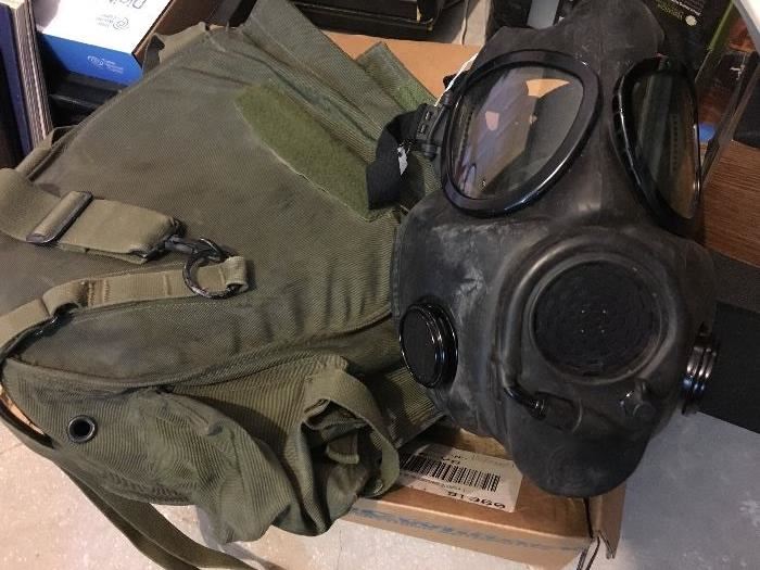 MILITARY ISSUE GAS MASK