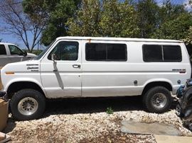FORD ECONOLINE 250 QUADRAVAN CHATEAU