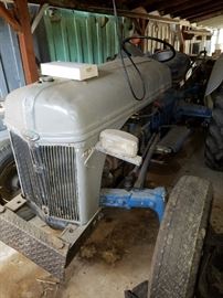 1952 FORD TRACTOR - WORKS - WITH BLADE AND DISK ATTACHMENTS. PRE-SALE ON THIS ITEM. CALL IF INTERESTED. $2,800 or best offer