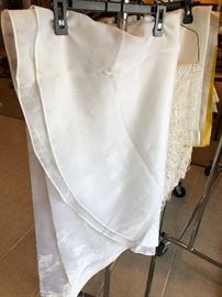Lots of linen and gauze tableclothes